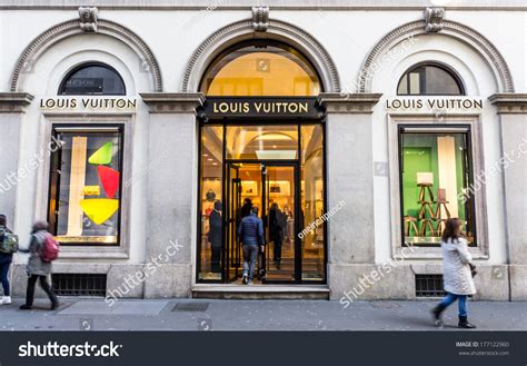 louis vuitton orari milano|buying louis vuitton in milan.